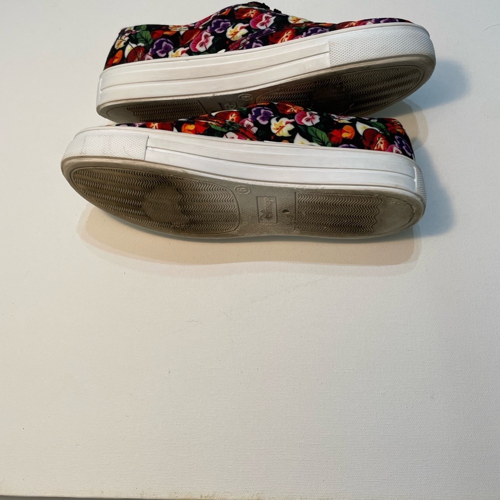 Disney Alice in Wonderland Floral Canvas Sneakers size 6 - Picture 6 of 6
